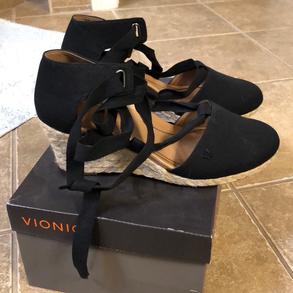 Vionic Kaitlyn Wedge